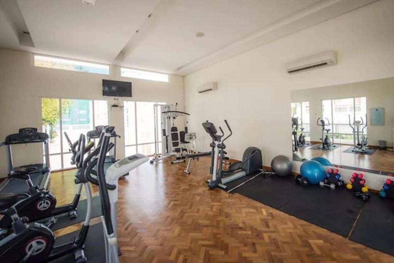 Tree Premier Suite Strait Quay Luxury Marina Suite ทานจงโตก็อง ภายนอก รูปภาพ