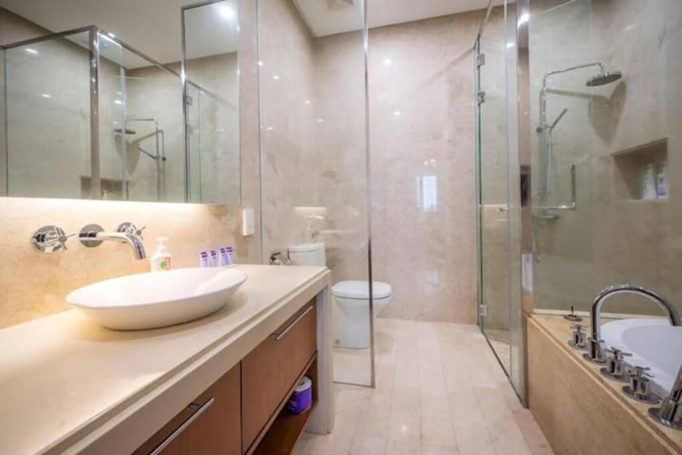 Tree Premier Suite Strait Quay Luxury Marina Suite ทานจงโตก็อง ภายนอก รูปภาพ