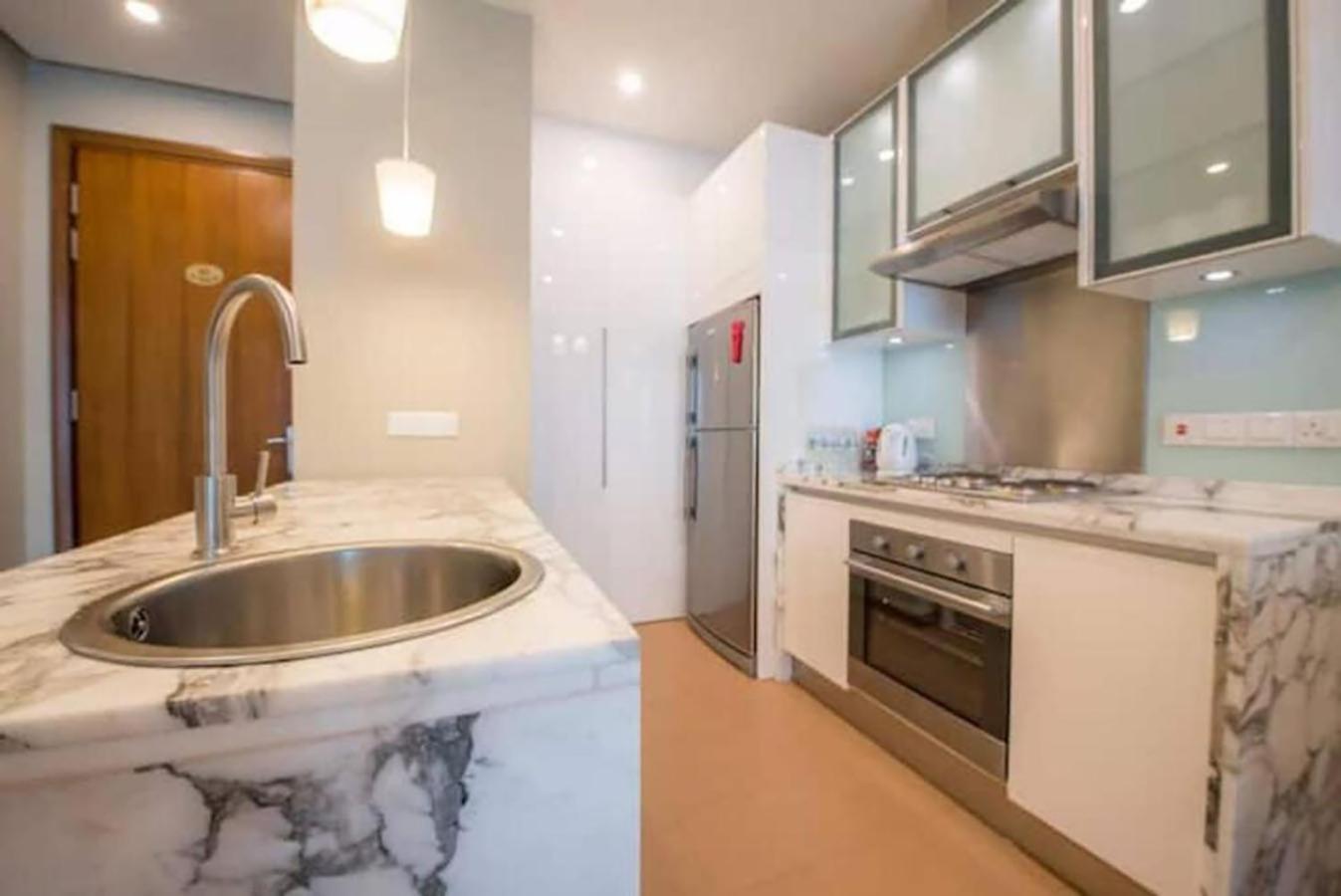 Tree Premier Suite Strait Quay Luxury Marina Suite ทานจงโตก็อง ภายนอก รูปภาพ